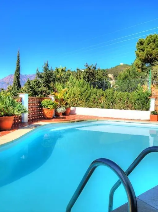 4 Bed Private Pool Villa Bermeja 에스테포나