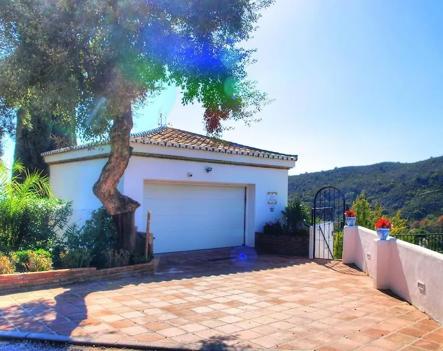 4 Bed Private Pool Villa Bermeja Estepona Spain